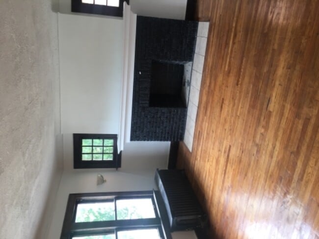 2021-2021 Calvert Ave
