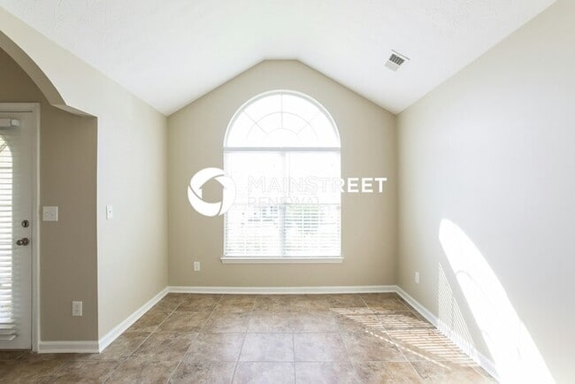 Photo - 3 Bedroom Pet-Friendly Home in Union City,...