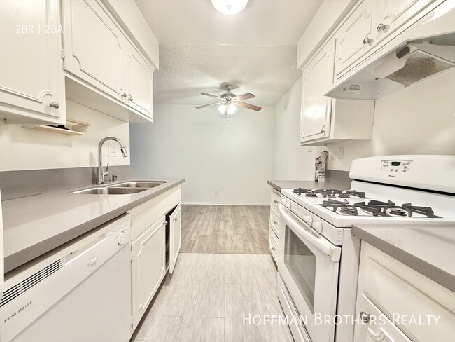 Building Photo - 1221 Amherst Ave Unit 1