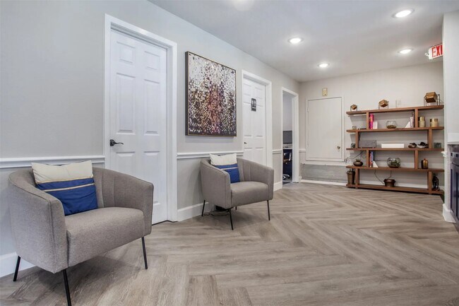 Building Photo - 2701 W Bellfort Ave Unit 915 Rental