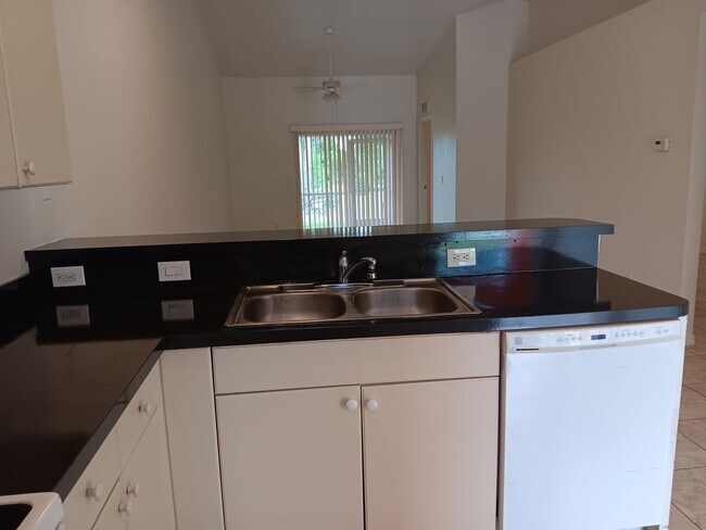 Photo - 3 BED 2 BATH DUPLEX FOR RENT