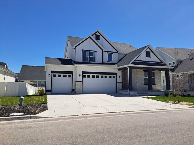 Photo - Trails and more at this Harvest Park Home in Mapleton!!