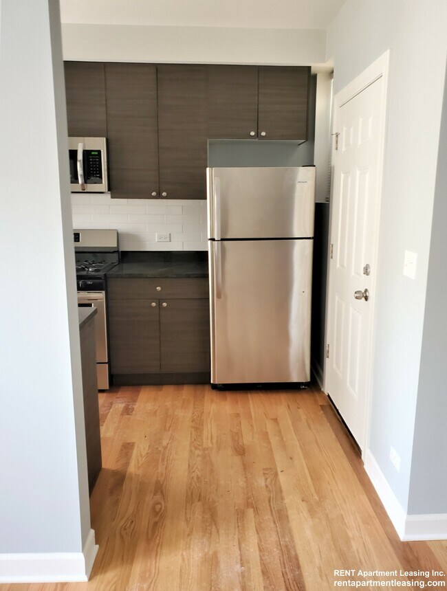 Photo - 1646 W Pratt Blvd Unit 2I