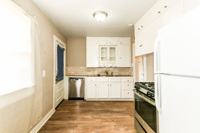 Photo - Spacious 3/2 with storage close to Tech.
