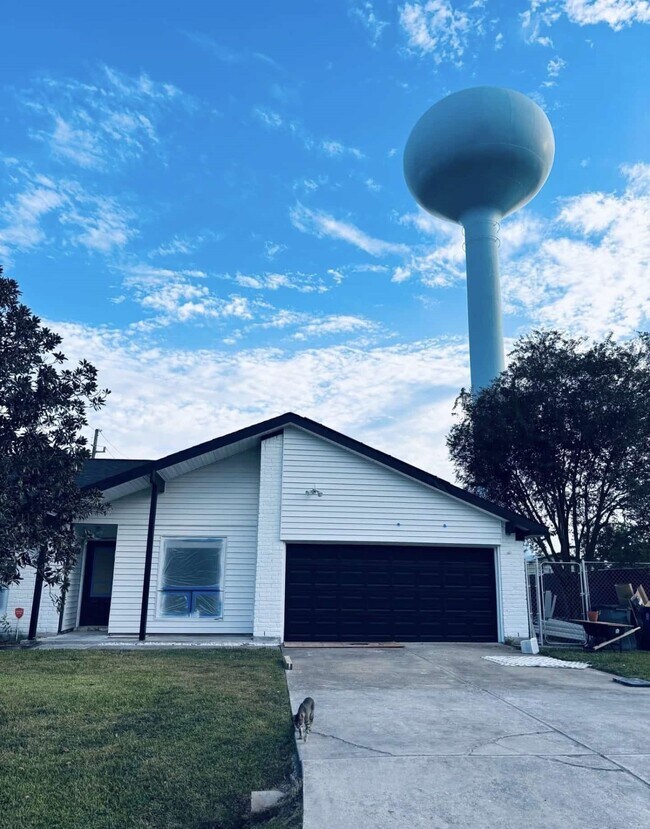 Photo - 13103 Aste Ln