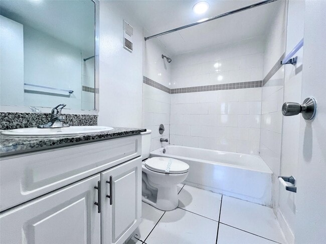 Photo - 2580 NW 56th Ave Unit 550-309