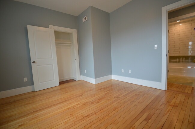 Photo - 301 Hancock St Unit 2