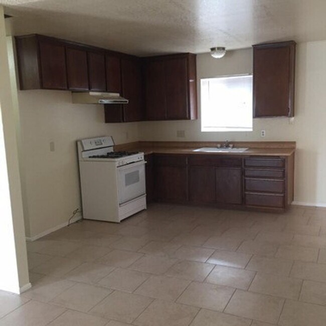 14015 Spruce St Unit D