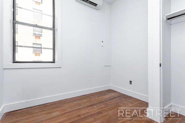 Photo - Charming 1-bedroom, 1.5 bath duplex apartment conveniently located near the Knickerbocker M stop at Unidad 1D