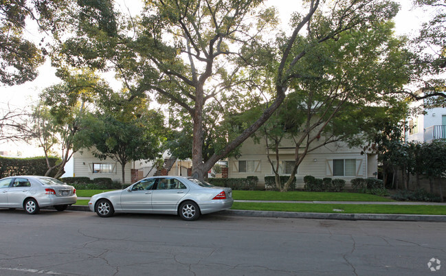 Primary Photo - 312 W Valencia Ave Apartments