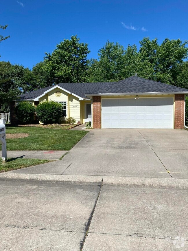 Building Photo - 3705 Lupine Dr Rental