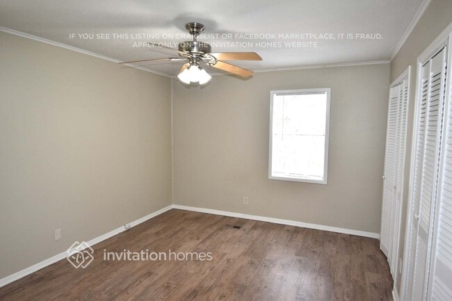 Photo - 110 Woodglen Ct
