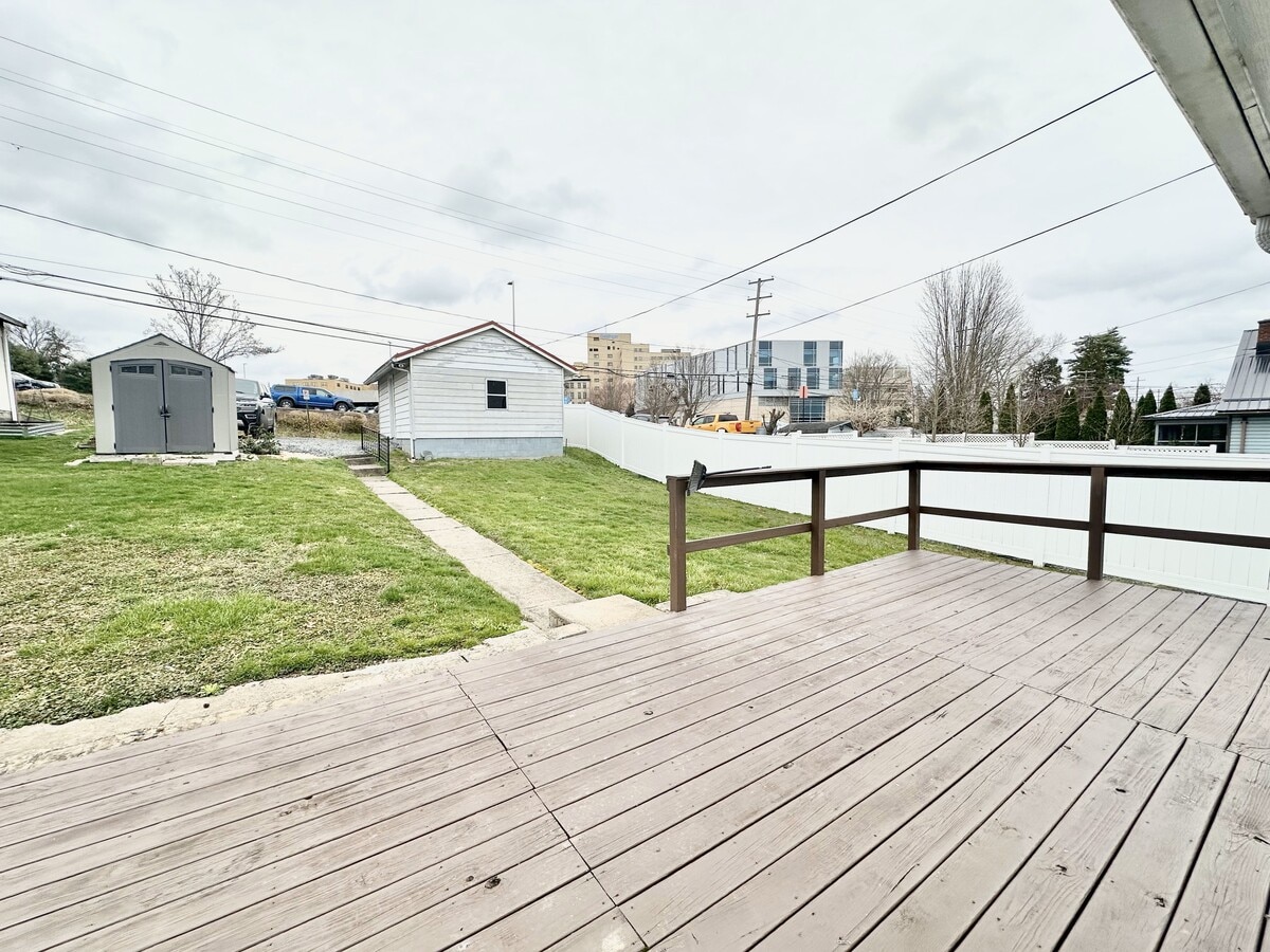 Photo - 1140 Cherry St