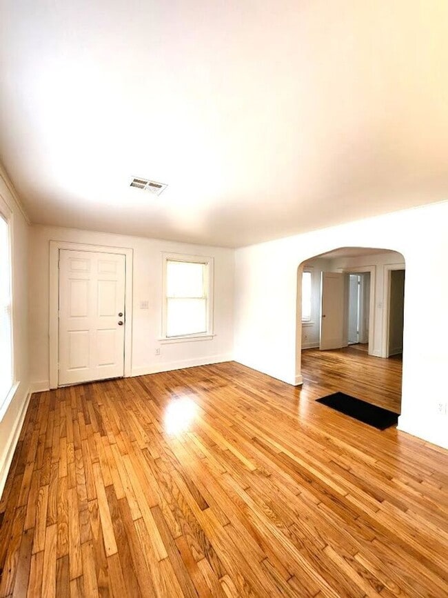 Photo - Remodeled 1 BED 1 BATH DUPLEX MIILER'S BLVD HISTORIC DISTRICT