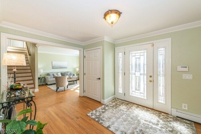 Photo - 414 Mineral Springs Dr