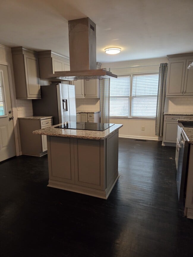 Photo - 408 Clifton St