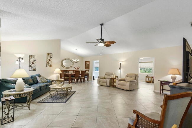 Photo - 6940 SE Lillian Ct