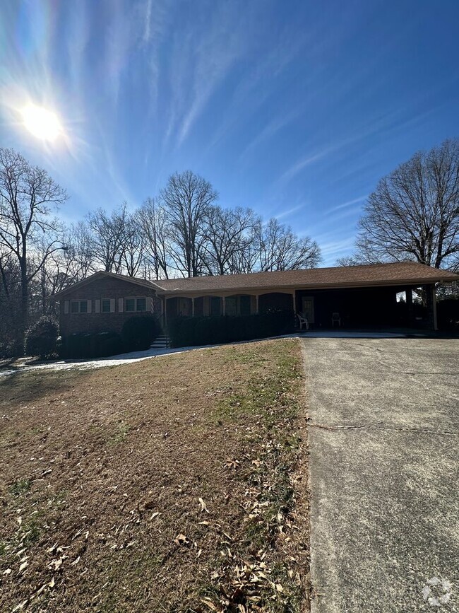 Building Photo - Home in Dawsonville!