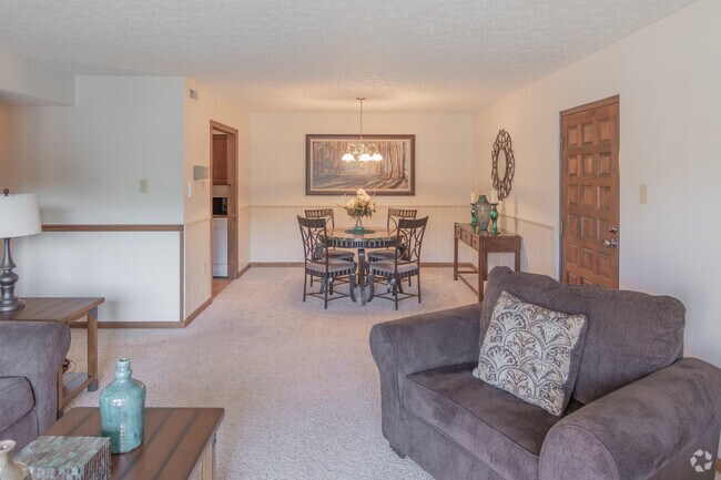 2BR, 2BA - 1,100 SF