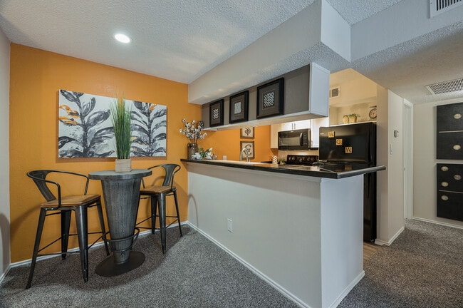 Kitchen & Dining Room