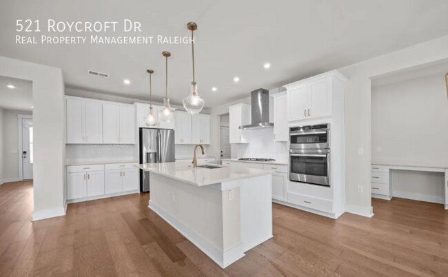 Photo - 521 Roycroft Dr
