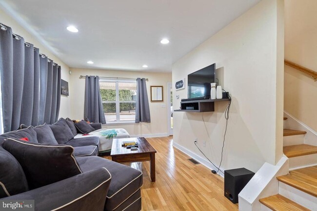 Building Photo - 994 Upper Gulph Rd Rental