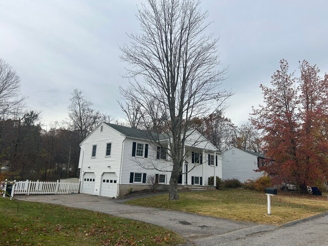 Photo - 3BR/2.5BA Home In Torrington