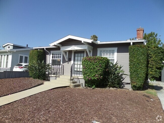 Building Photo - 2 bedroom 1 bathroom Craftsman Home locate...