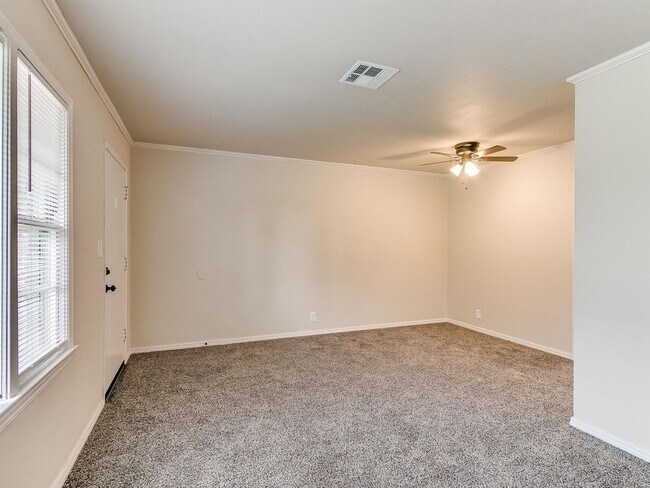 Photo - 2221 Churchill Pl