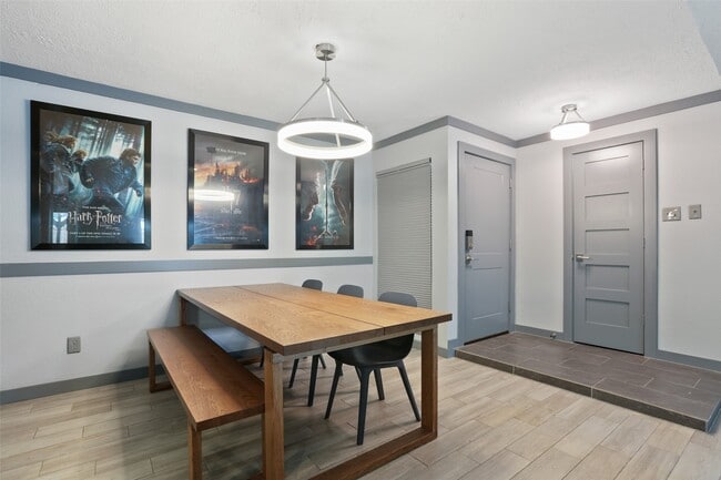 Photo - 5839 Toddington Rd