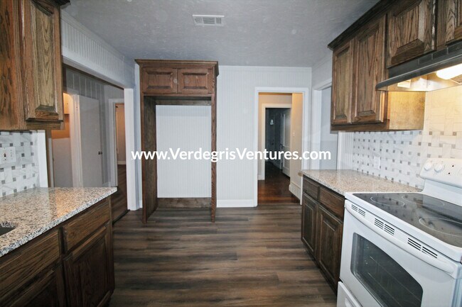 Photo - 4904 Calmont Ave