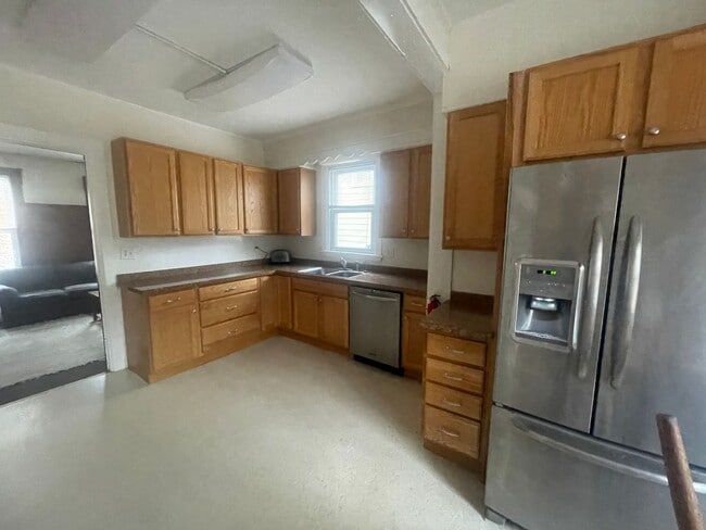 Building Photo - 215 Giles St Unit Apt A