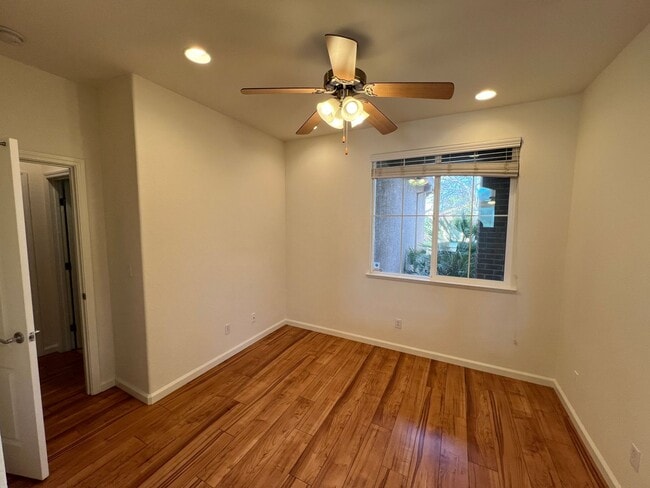 Photo - Gorgeous 3 bedroom plus office in Empire R...