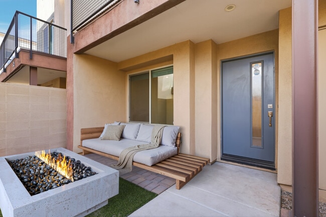 Photo - 820 N 8th Ave