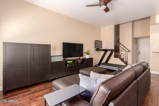 Photo - 5015 E Cheyenne Dr