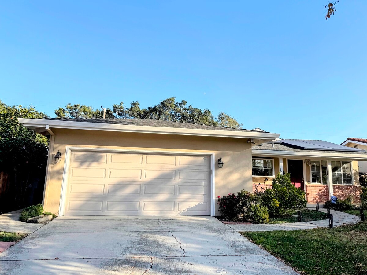 Photo - 1204 Arlington Ln