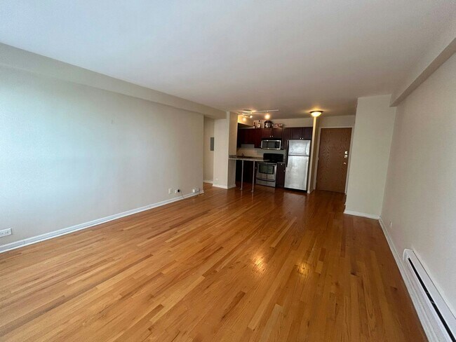 Building Photo - 4180.5 N Marine Dr Unit 4180-703 Rental