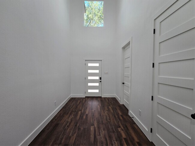 Photo - 14811 Wallach Dr