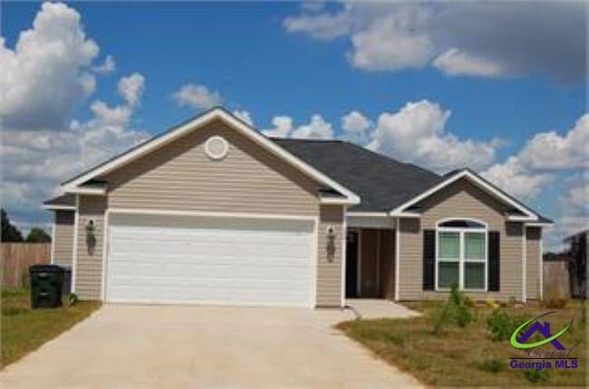 Photo - 120 Raymond Cir House