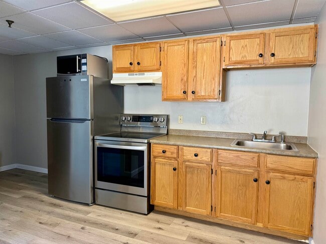 Photo - 4 Commerce St