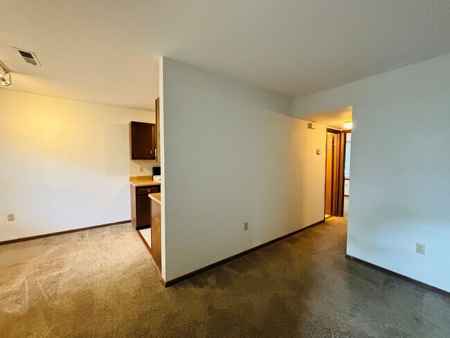 Photo - 1744 Donlee Dr