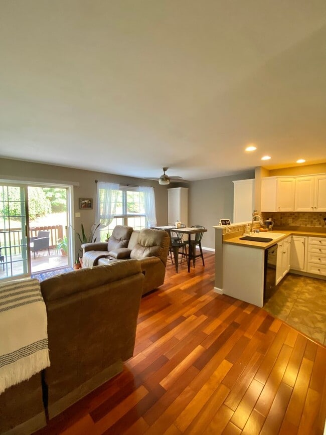 Photo - Picturesque Townhome in Ephrata Available 09/15