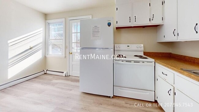 Building Photo - 33 Yale St