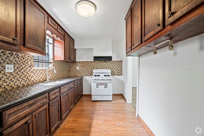 Building Photo - 7430 Mount St Unit 101 Rental