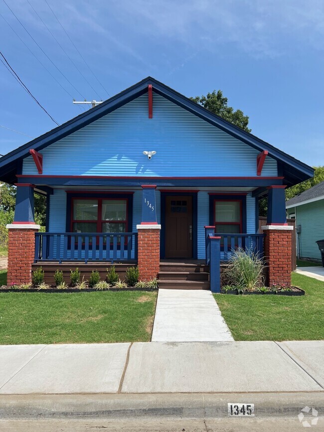 Building Photo - 1345 E Haskell St Rental