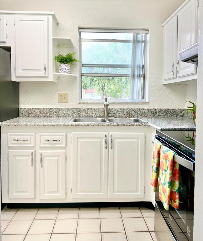 Photo - 108 Lake Carol Dr