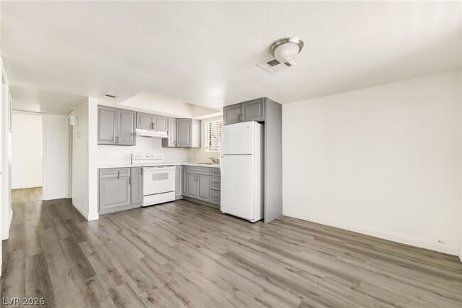 5303 Del Gado Dr
