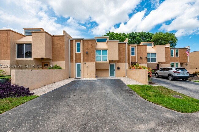 6653 SW 140th Ave