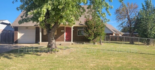Photo - 661 NW 16th St