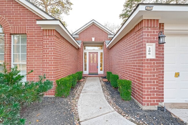 Photo - 206 N Wynnoak Cir